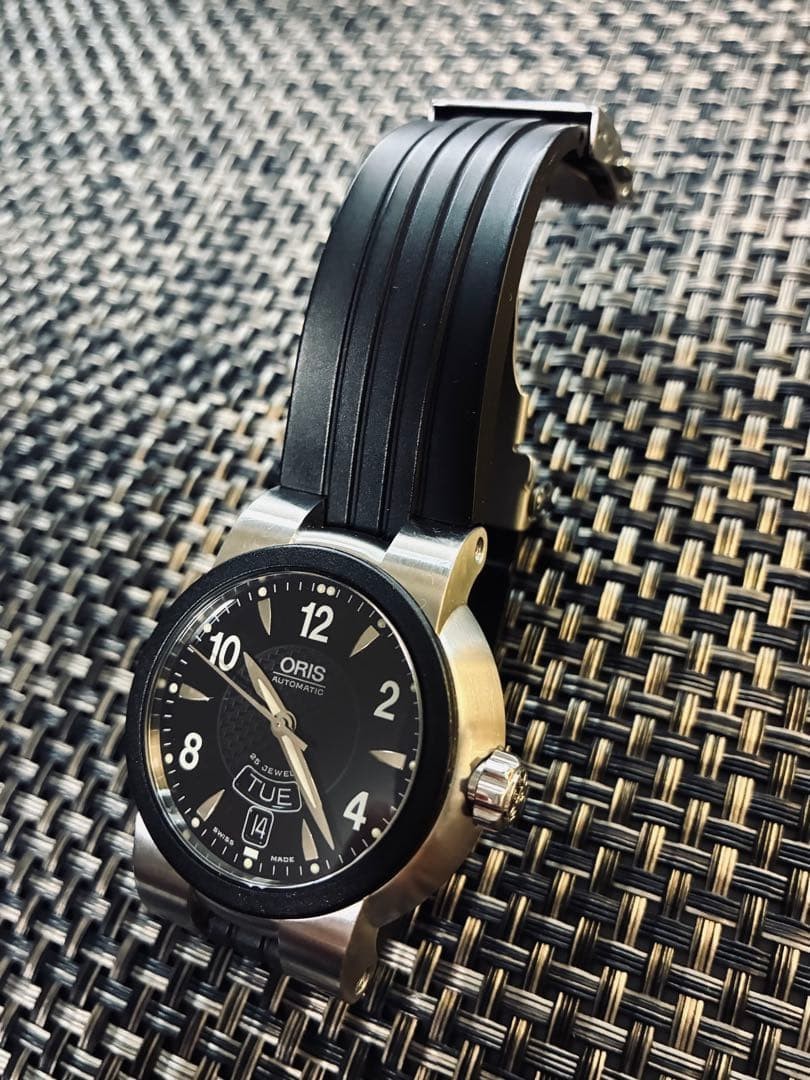 Oris 7518-44 Automatic Day Date Black Dial Steel Case Rubber Strap Watch