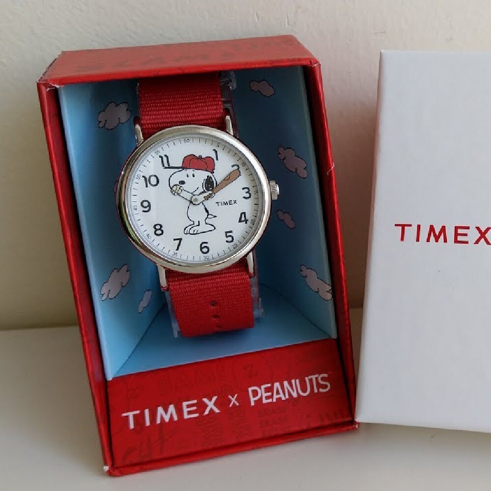 Timex TW2R41400, Peanuts-Snoopy Weekender Red Slip Thru Fabric Watch