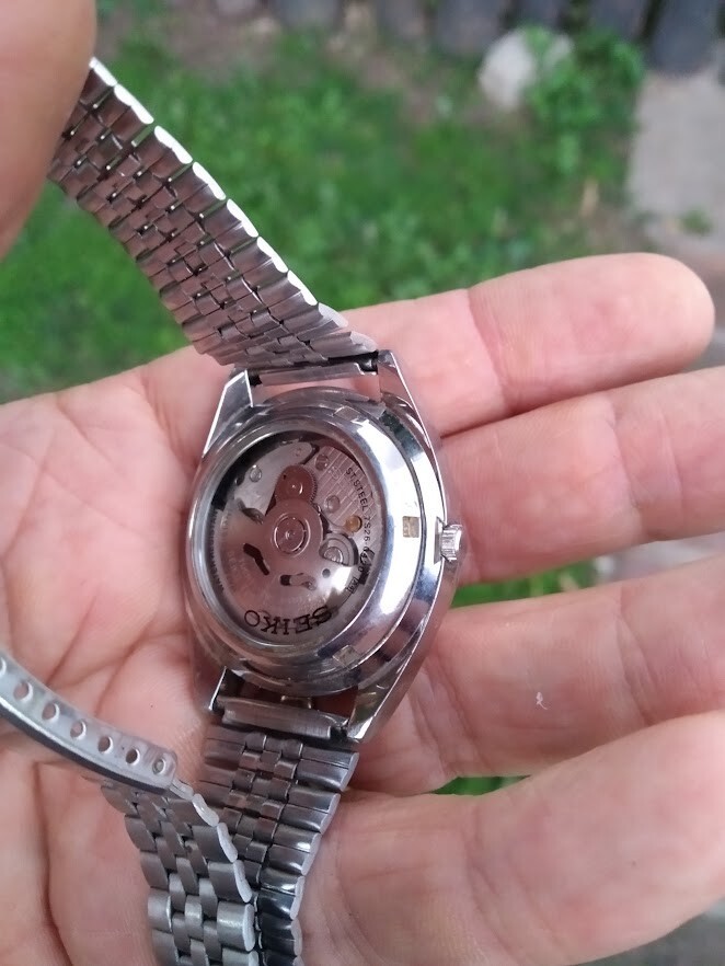 SEIKO 5 AUTOMATIC 7S26 0420 TRANSPARENT BACK BLACK NO MARKS ARABIC NUMERALS