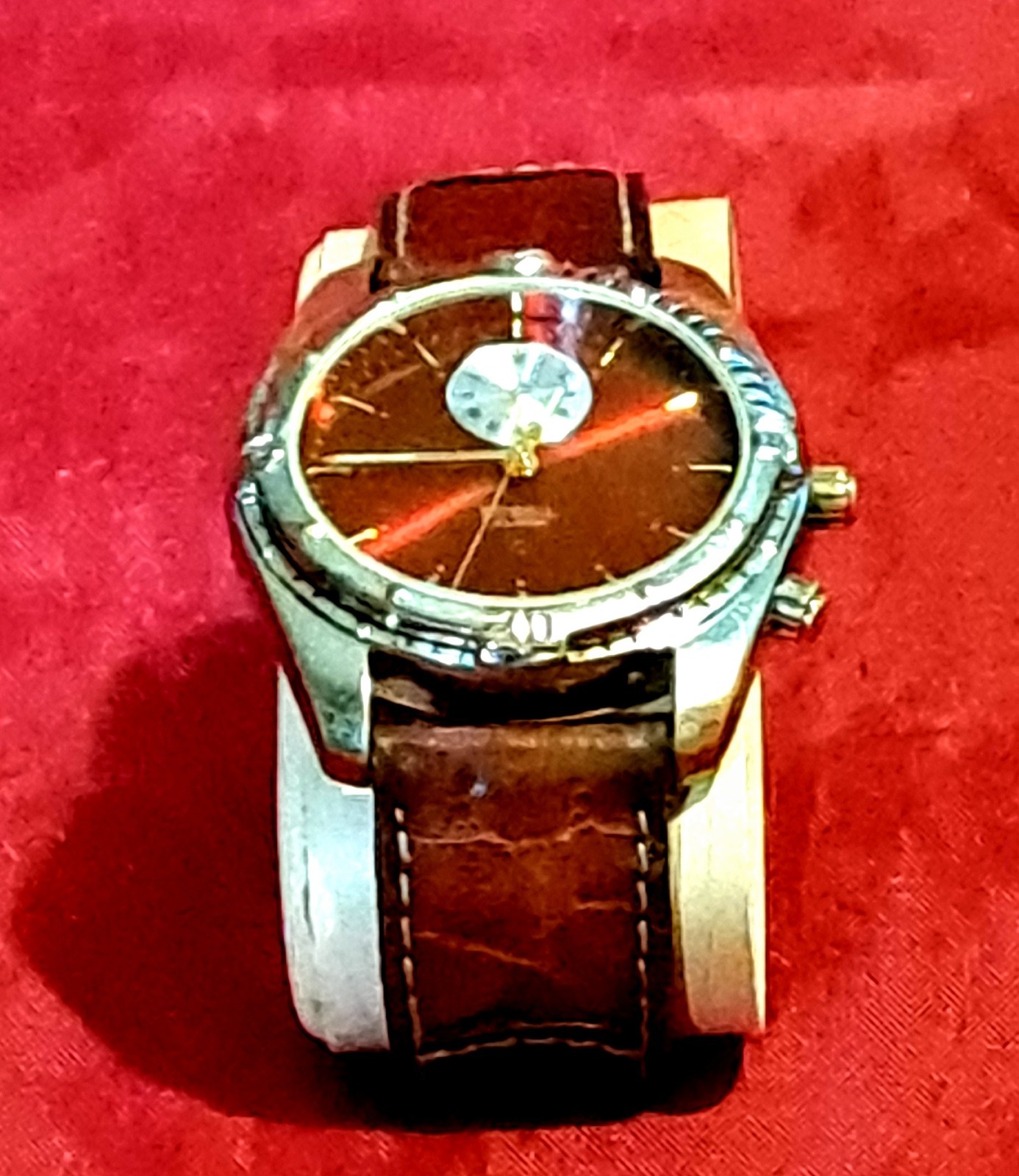 Vintage Fossil AM-1937 Alarm Watch Red Sunburst Dial Two-Tone Case New Battery
