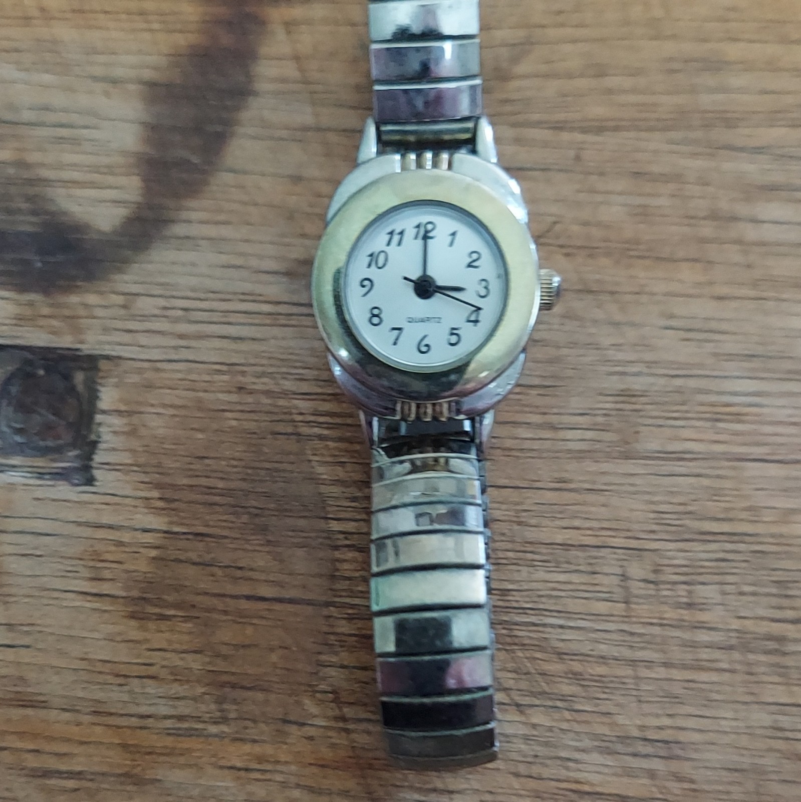 Advance WS50701W Quartz Analog Silver Bracelet White Dial 20mm Dress Watch