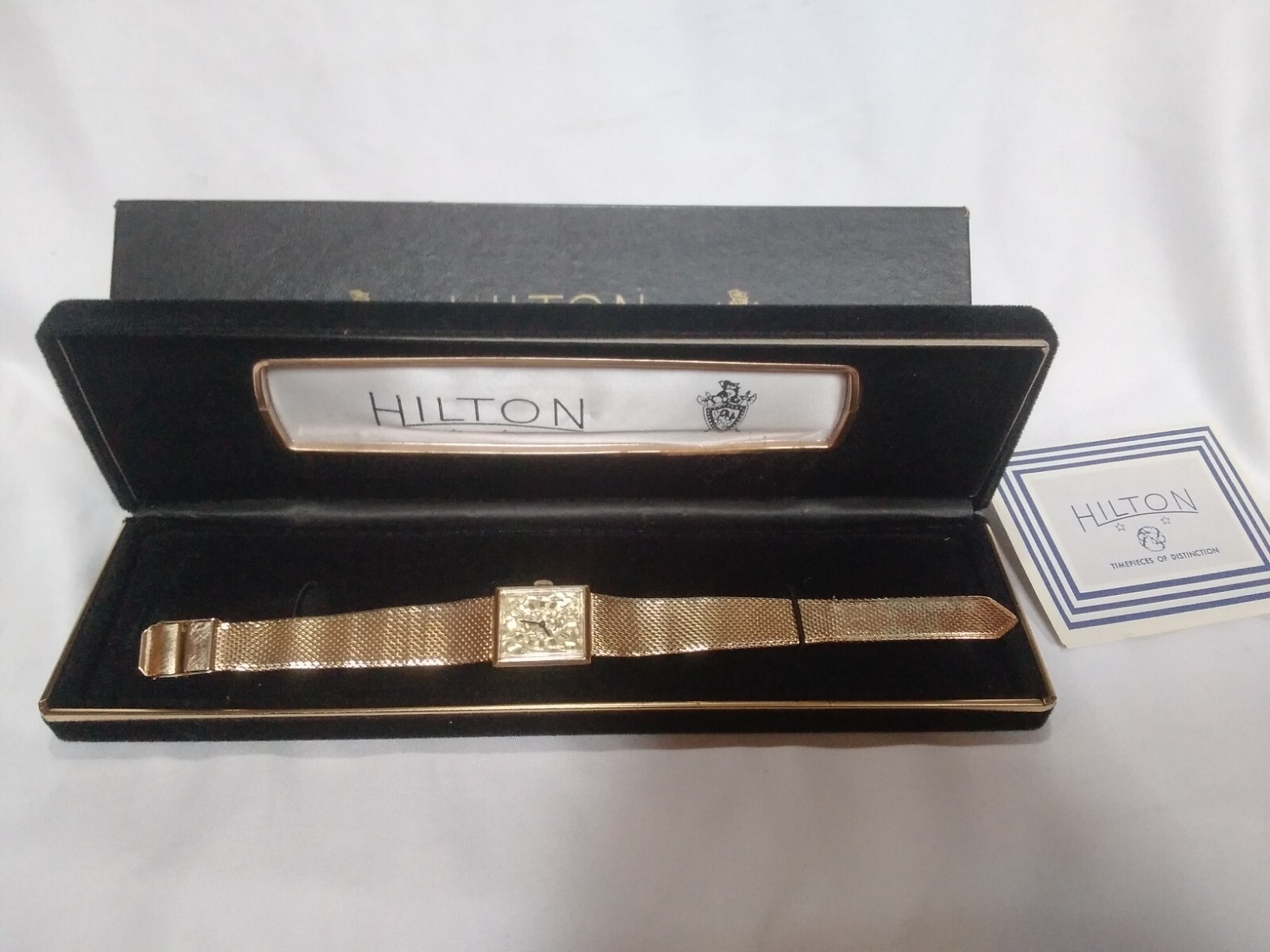 Hilton Men’s MADISON 17 Jewel Gold Tone Mesh Band Watch (works)