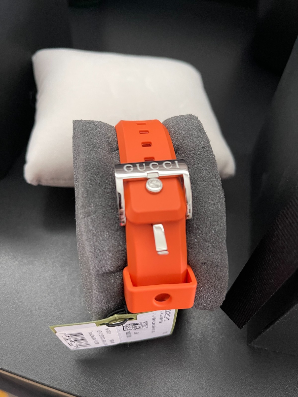Gucci Sync Watch Unisex Orange Rubber Band (YA137311) BRAND NEW – PRICE REDUCED