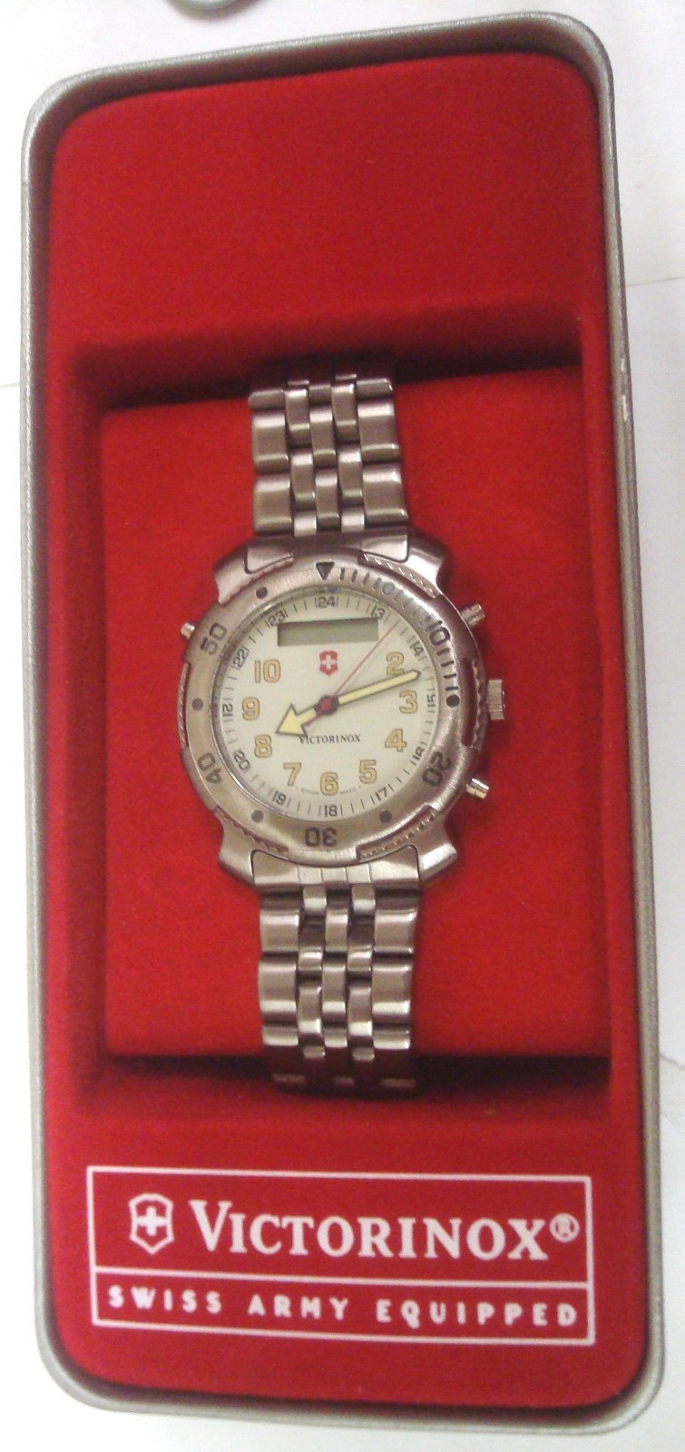 Victorinox Swiss Army Summit SS White Dial Men’s Watch with Box model 35096 NIB