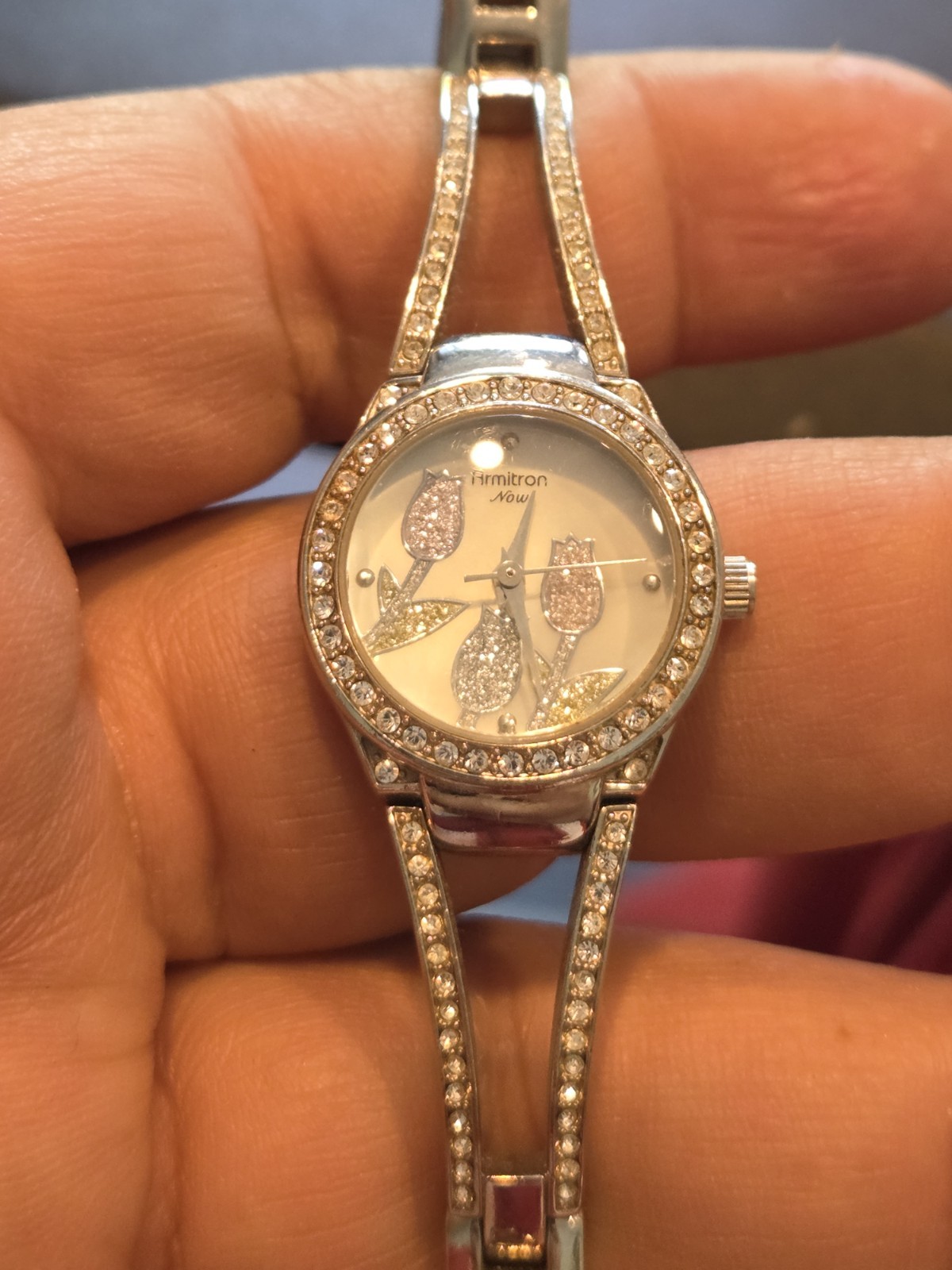 Armitron Glitter Tulip Dial, Silver Tone, 75/3713SV 6.7″ VGUC New Battery C67