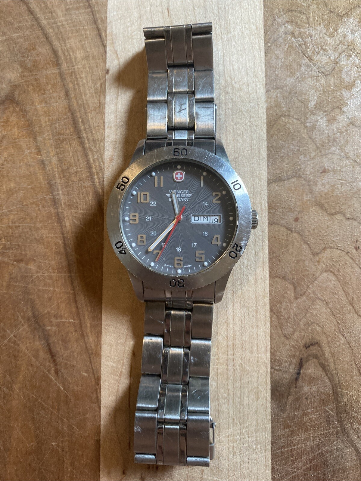 Wenger Swiss Military Mens Watch 79940 WR 100m Stainless Steel &Mineral Crystal