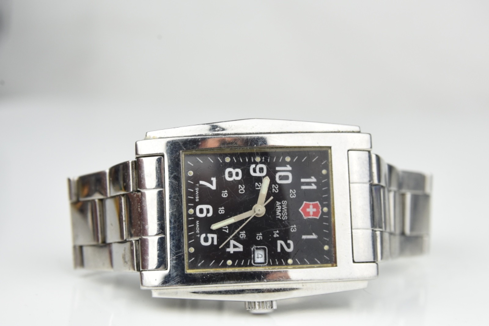 Victorinox Swiss Army 900763577 Men’s Rectangle White Dial Watch
