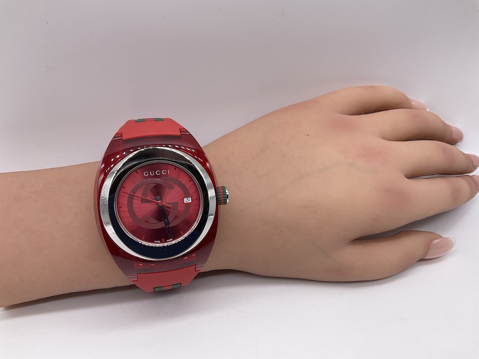 NEW Gucci Sync XXL YA137103 Red Unisex Watch