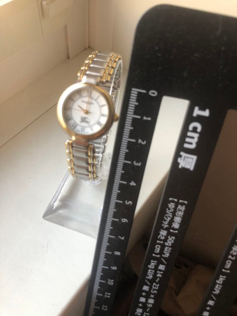 Excellent condition Burberry Analog Watch Silver Gold Working