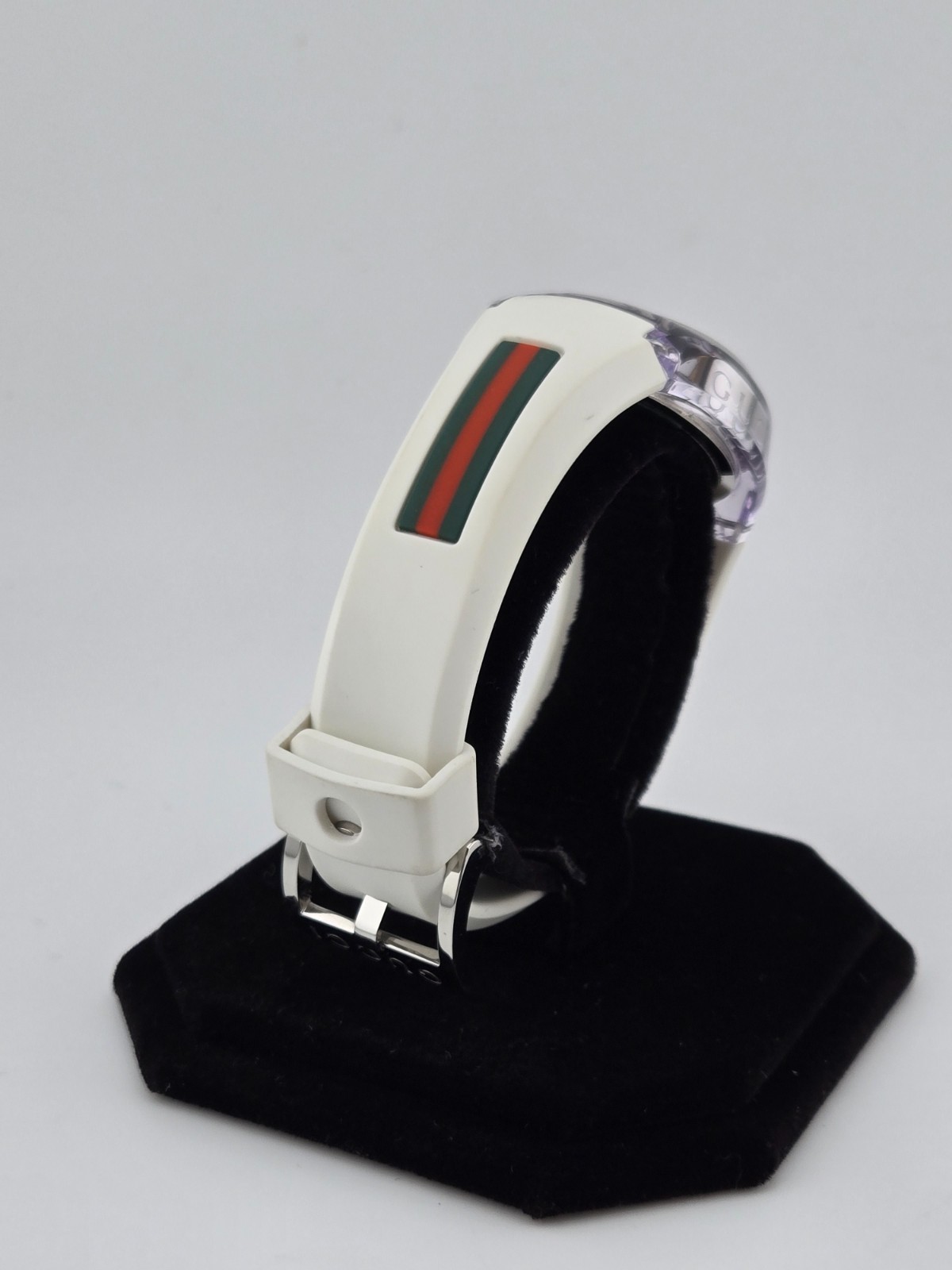 Gucci Sync L YA137302 White Rubber Strap Silver Dial Women’s Watch ⌚