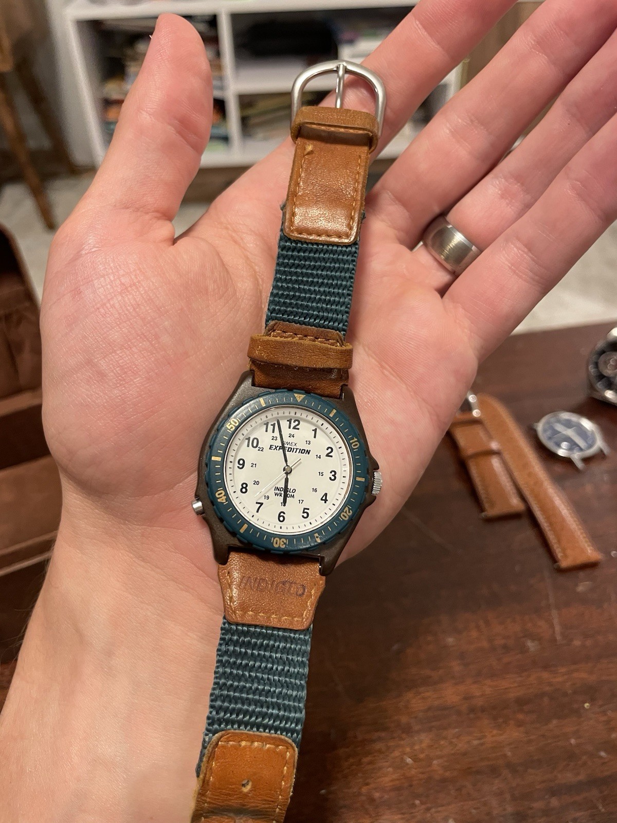 Rotating Green Bezel TIMEX Expedition Indiglo White Dial Leather/Nylon