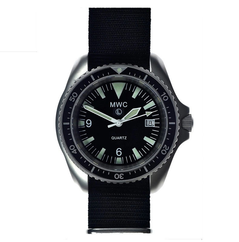 MWC 1999-2001 Pattern Quartz Steel Date Gray Black Sapphire Men’s Watch