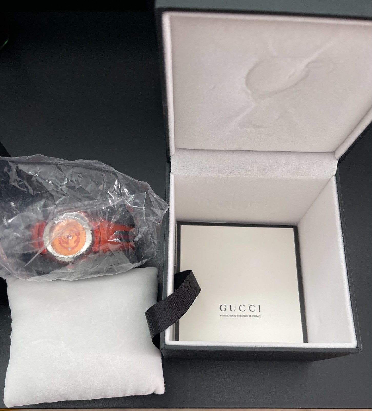 Gucci Sync Watch Unisex Orange Rubber Band (YA137311) BRAND NEW – PRICE REDUCED