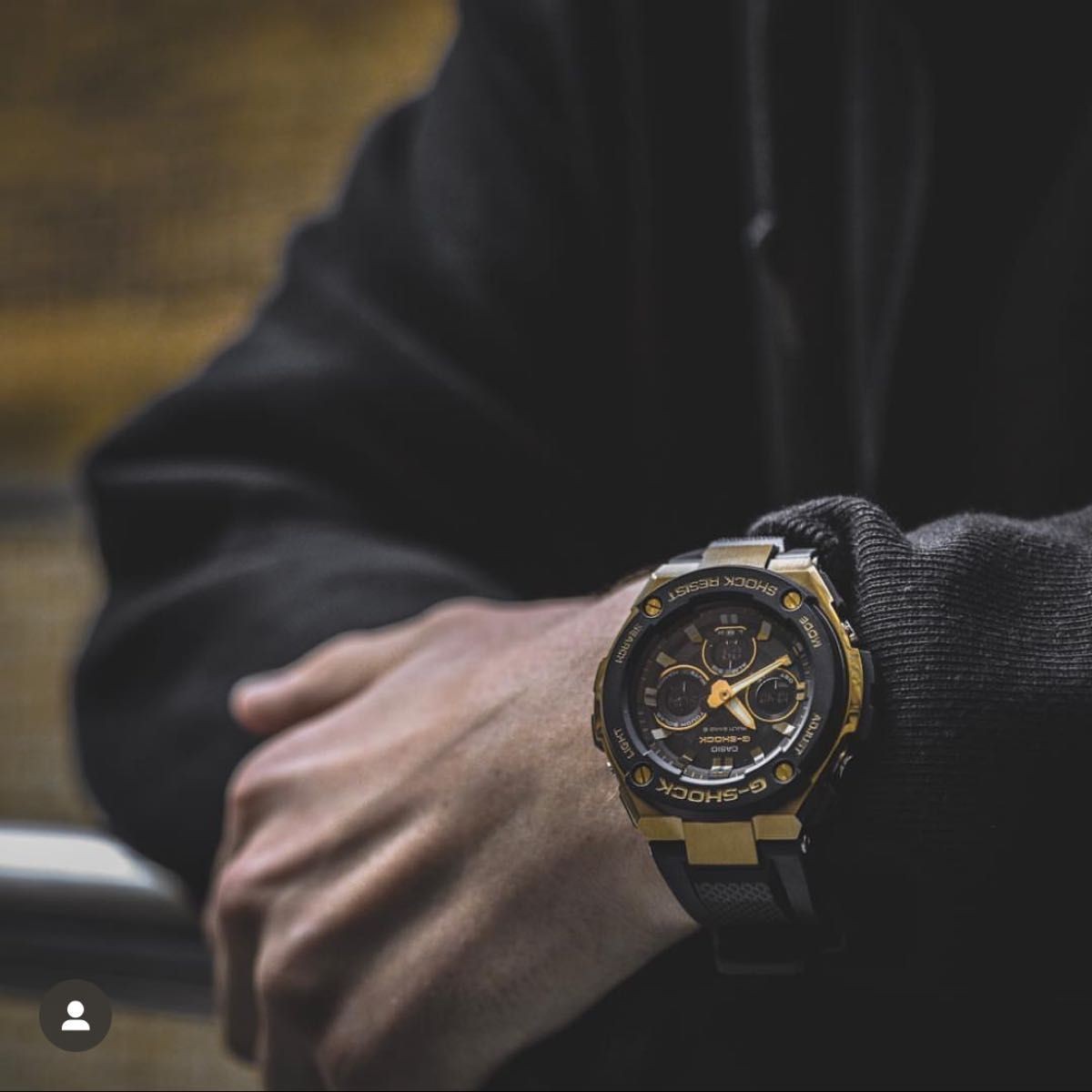 Excellent condition CASIO G SHOCK GST W100G Radio Solar Men s Watch G STEEL
