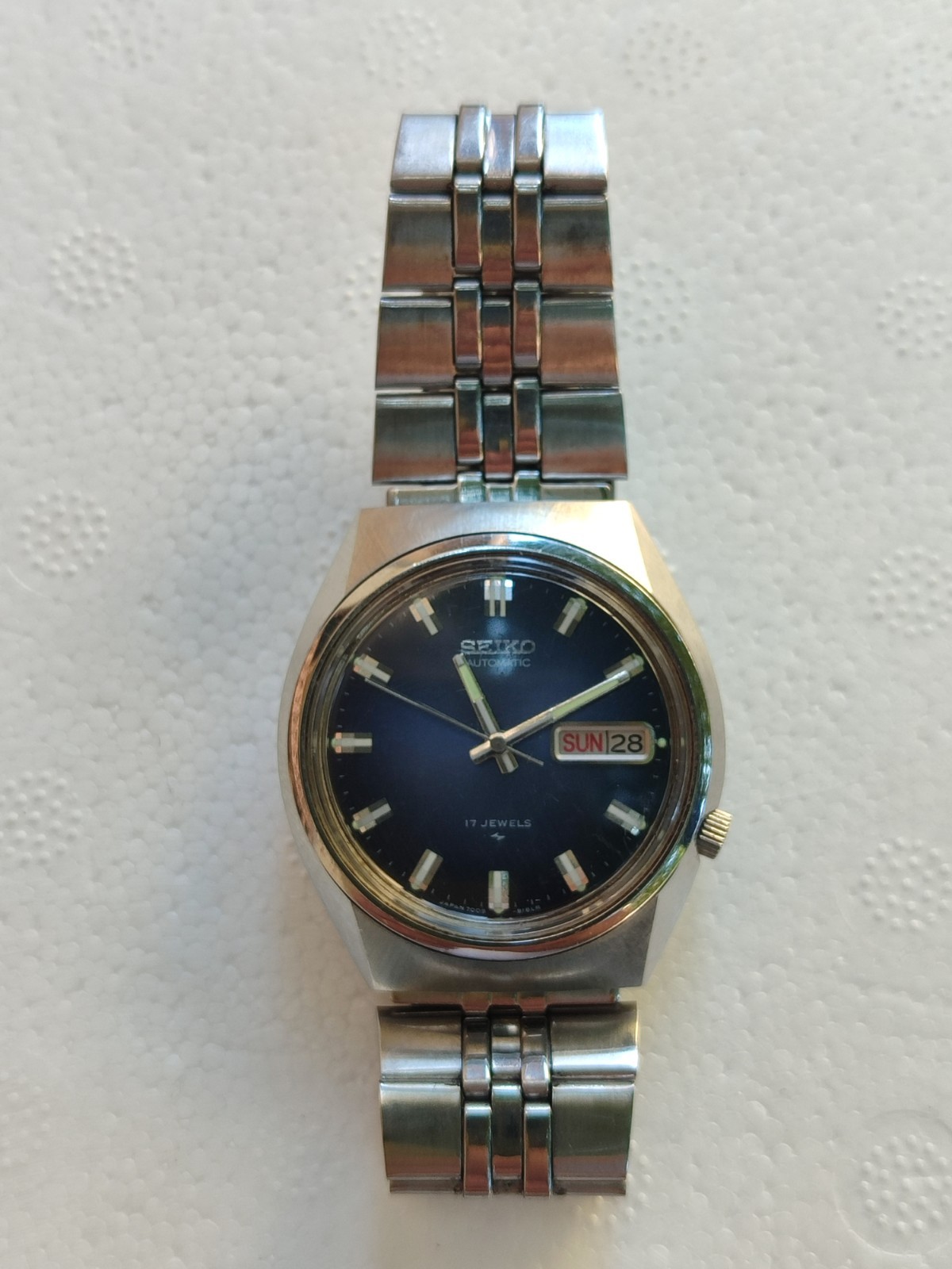 SEIKO AUTOMATIC 7009- 8310- P Excellent Condition 17 Jewels Vintage ’80mm .37