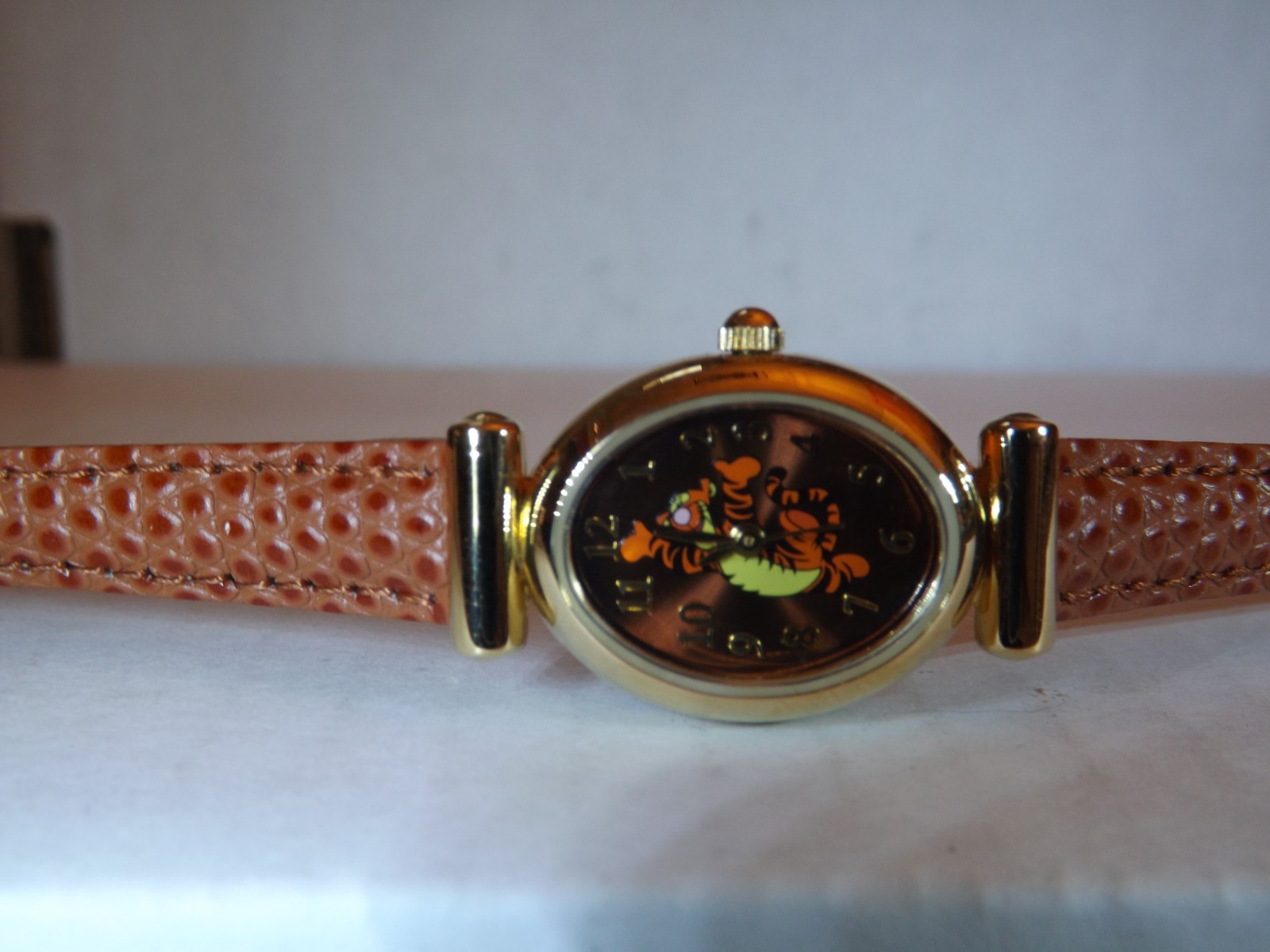 Disney Store Womens Vintage Tigger Watch (Winnie the Pooh)Retired-VHTF-Brand New