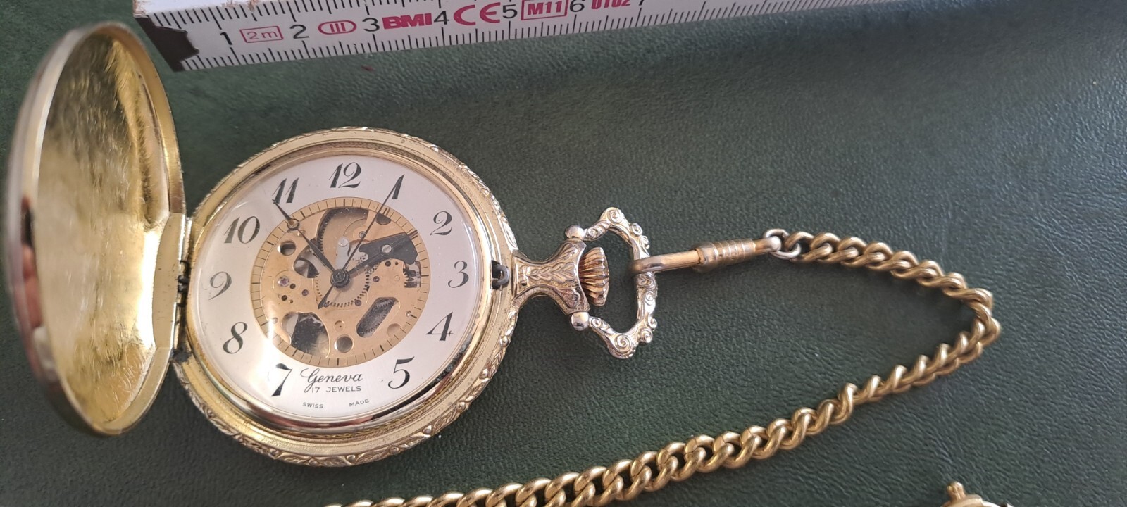 Spare/Repair Vintage Geneva 17 Jewels Swiss Made Pocket Watch with 25 cm Chain