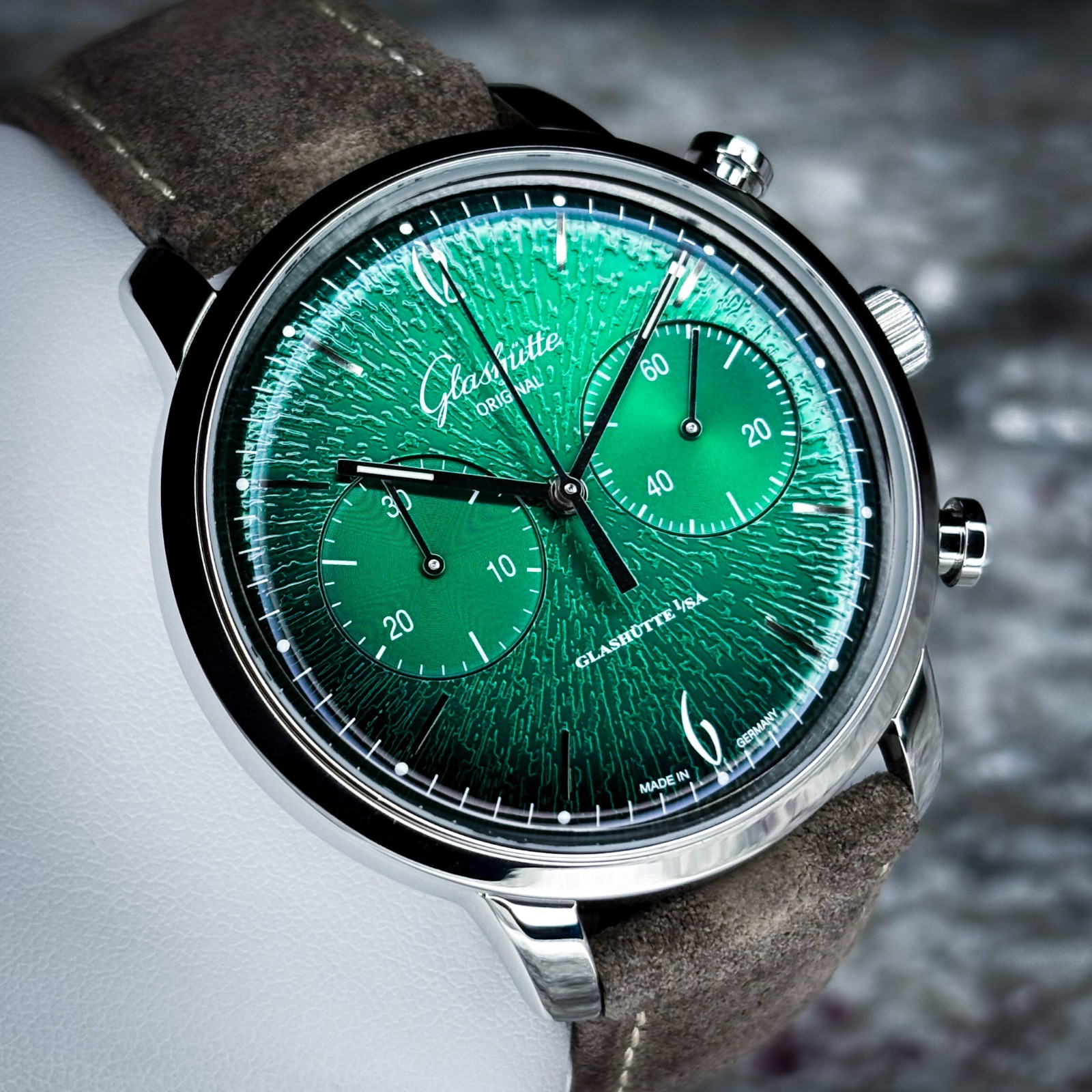 Glashütte Original Sixties Chronograph Annual Edition 1-39-34-05-22-04 box/paper