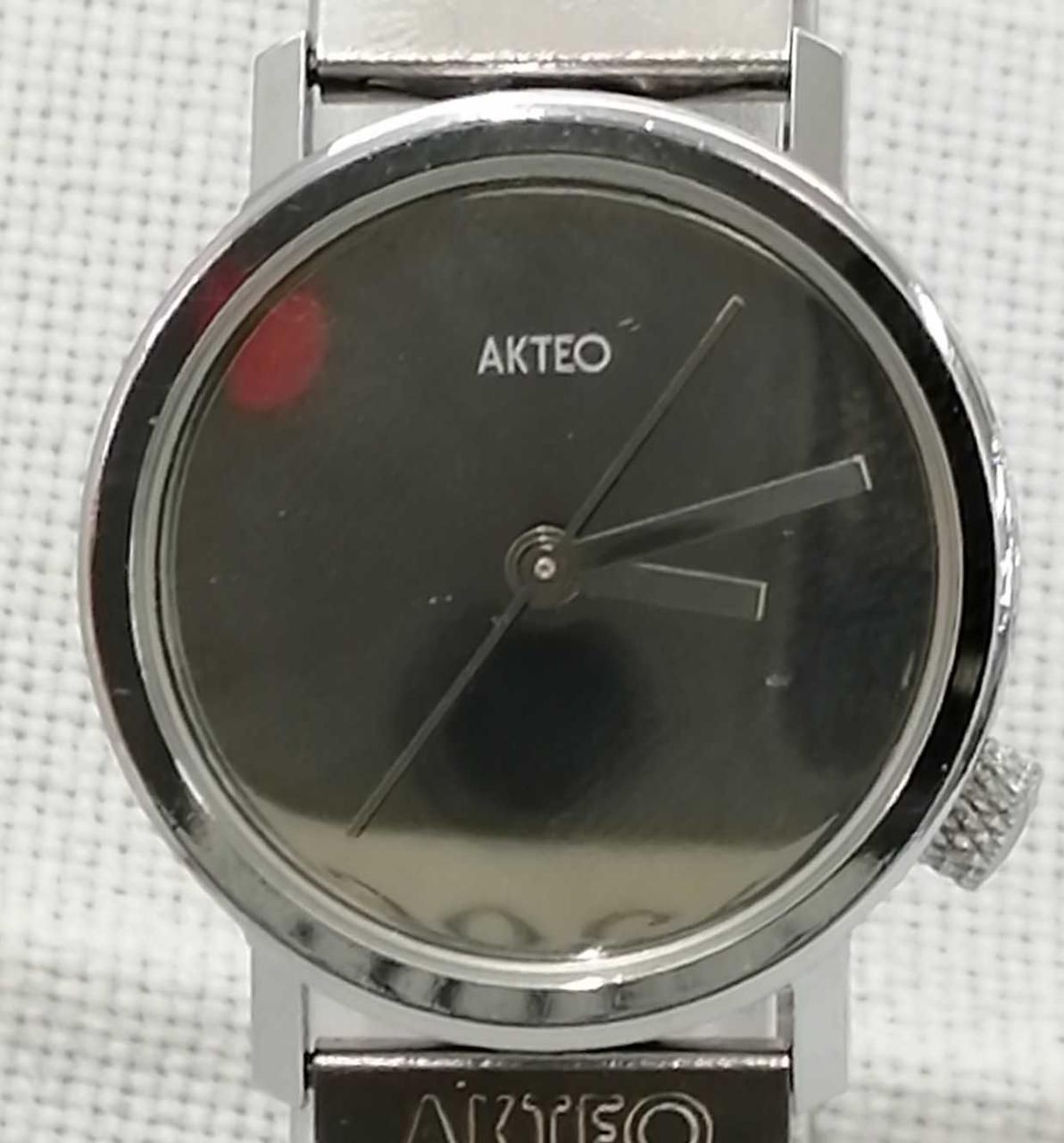 Akteo watch Used