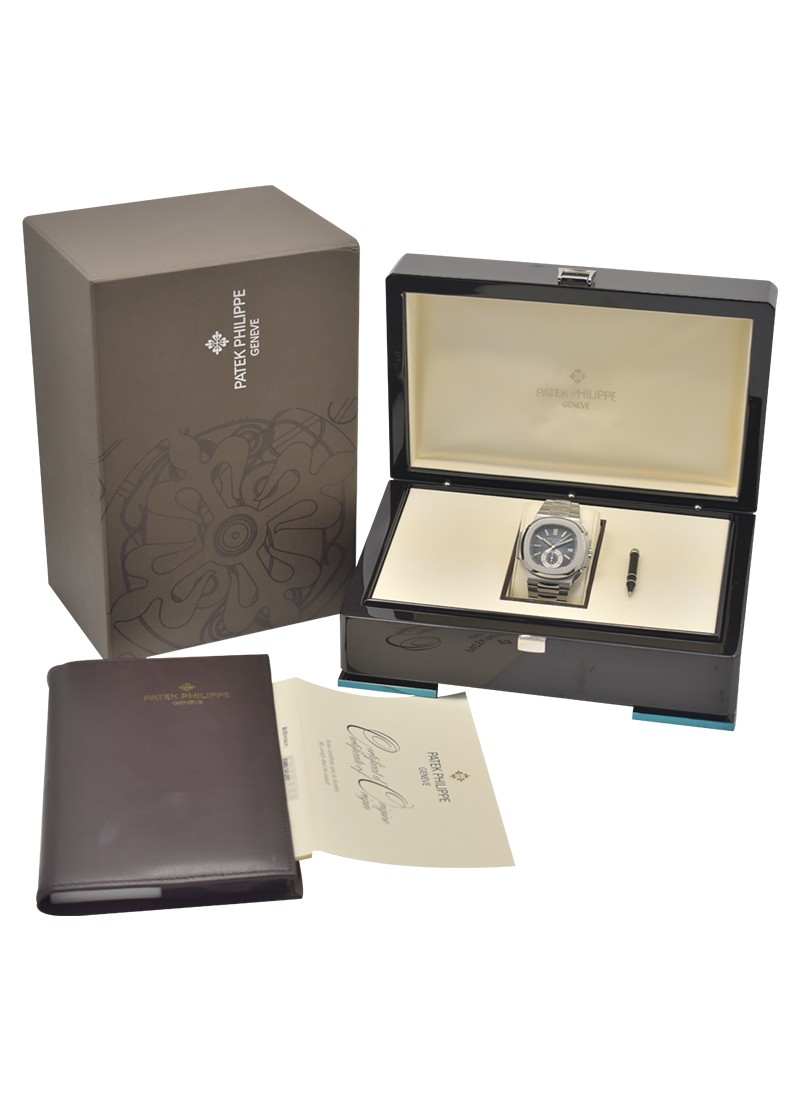 PATEK PHILIPPE – Nautilus Chronograph in Stainless Steel