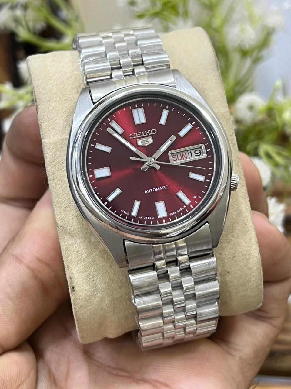 Seiko 5 Automatic Cherry Red Dial Mens Watch Japan Made 7009