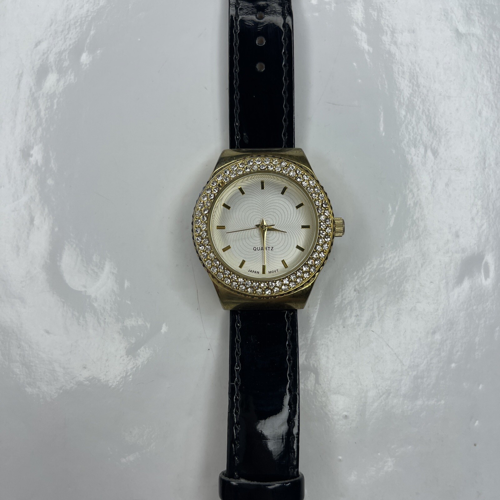 E Accutime Gold Crystals Black Patent Leather K3030 0812 Japan Stainless Works