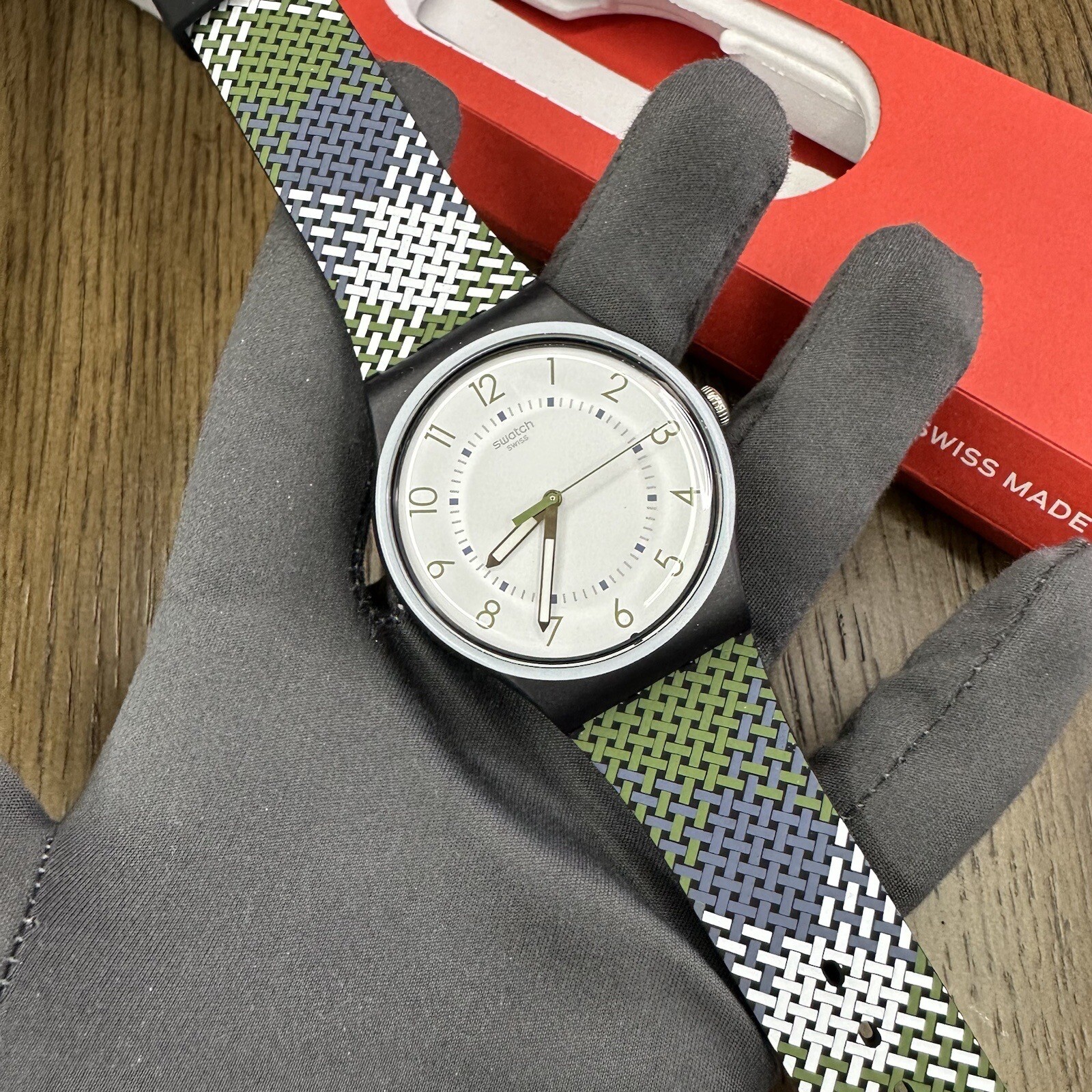 NEW✅ Swatch PULL-OVER New Gent Black Green Blue Silicone 41mm Mens Watch SUON115