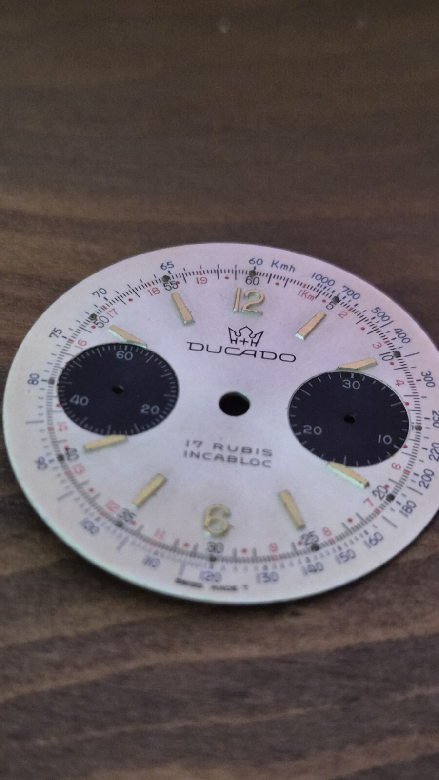Ducado Dial Dial Chronograph Vintage Panda 17 Jewels – 30.7mm