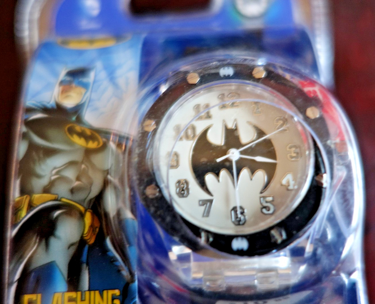 DC Comics BATMAN Flashing Watch ACCUTIME Dial Changes Color NEW BAT9015