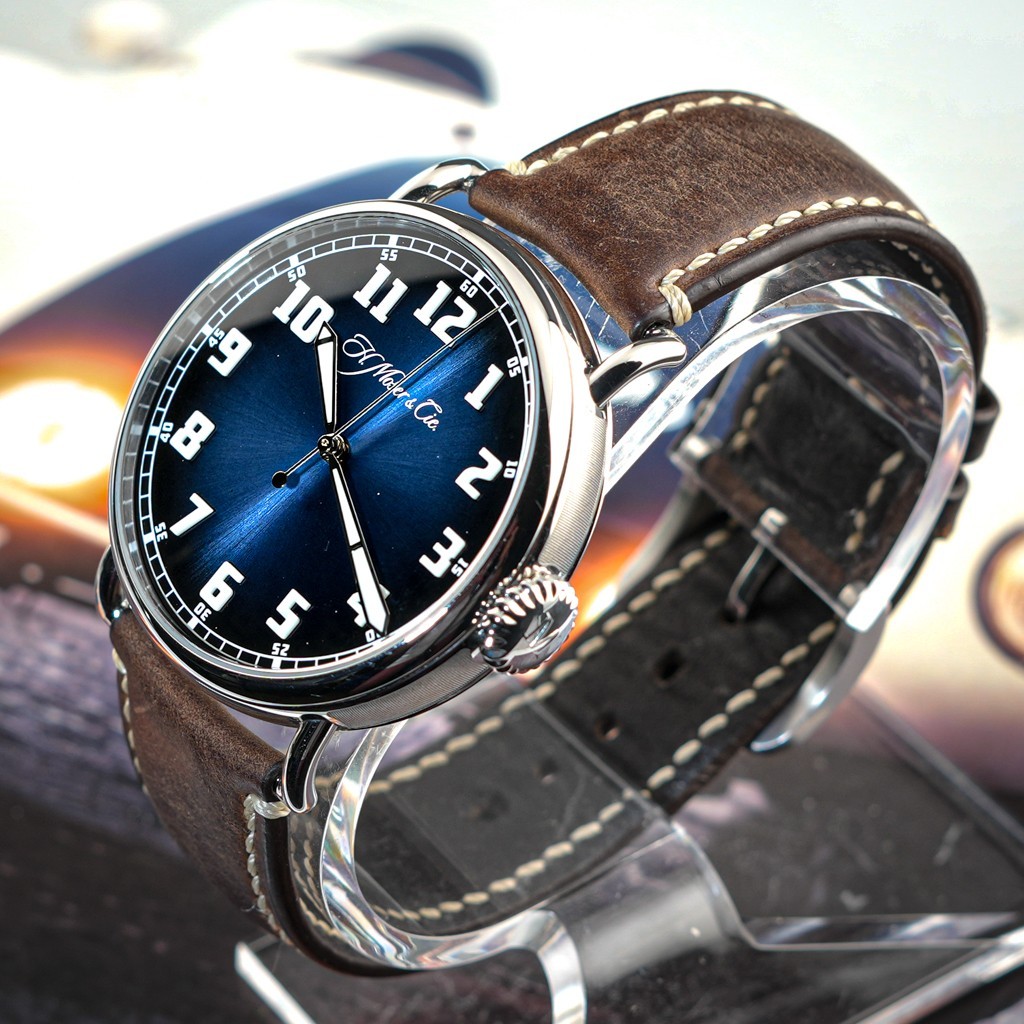 H. Moser & Cie. Heritage Centre Seconds Funky Blue FULL SET 42mm REF 8200-1201