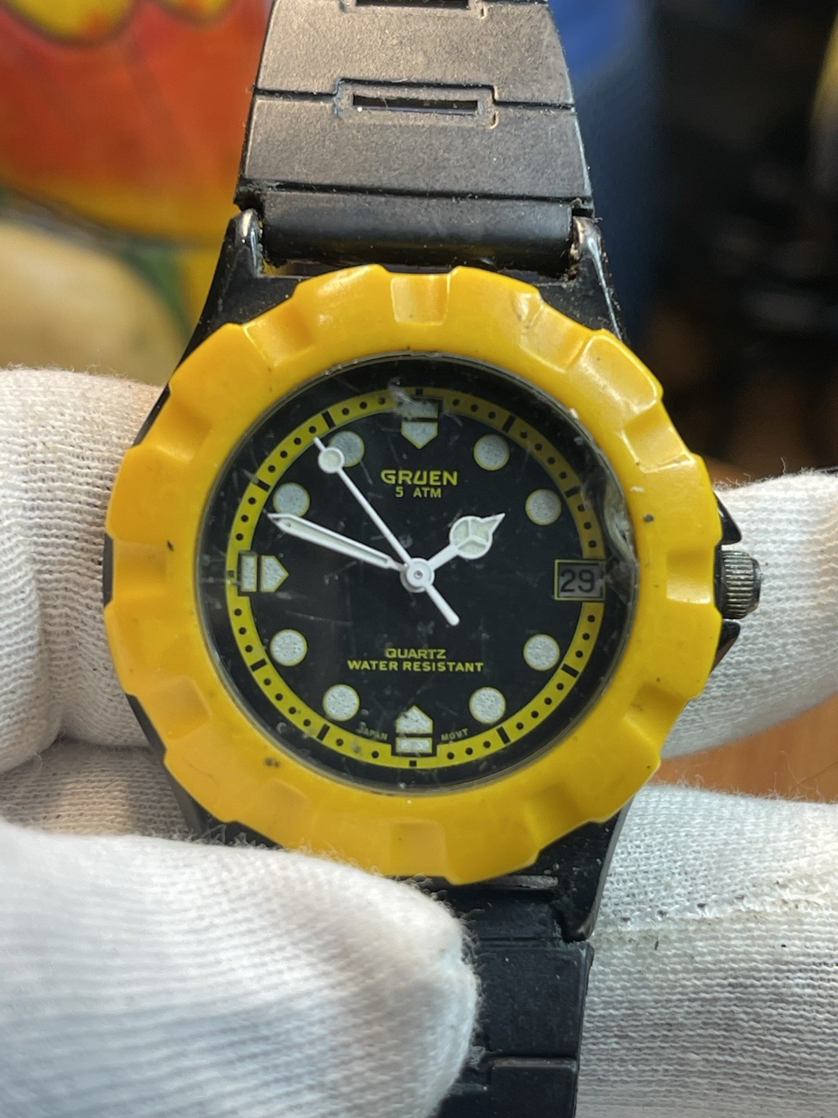 Gruen 5 ATM Quartz 50m Water Resistant Date Black Dial Yellow Bezel Watch