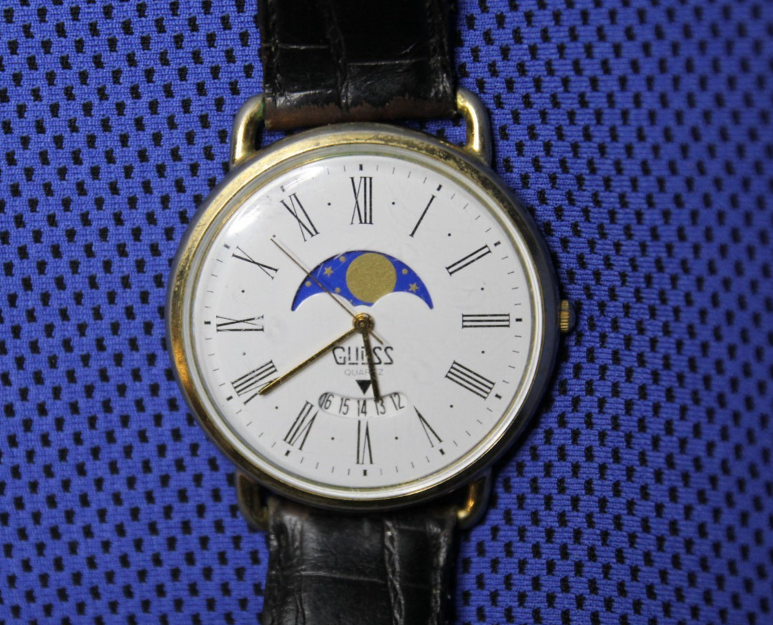 RuNNinG Guess 1989 LARGE Moon Phase & Date Watch Roman Numerals Leather 8″ 41mm