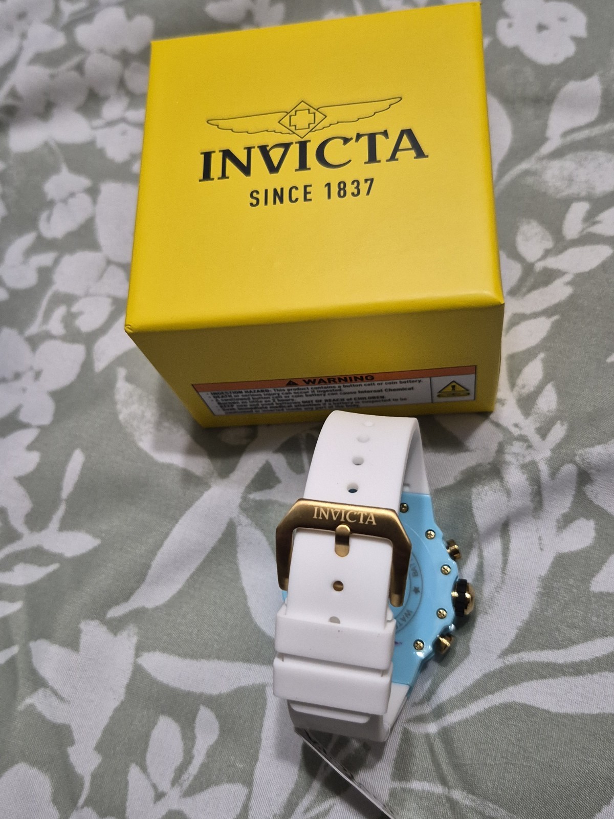 Invicta Bolt Quartz Chronograph 50mm 50m Blue Case White Silicone Strap Box