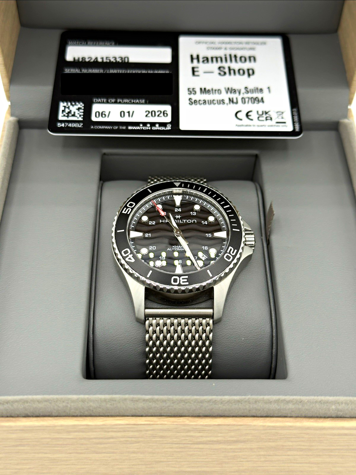 Hamilton Khaki Navy Scuba 41mm Automatic Black Dial SS Mesh Bracelet Box