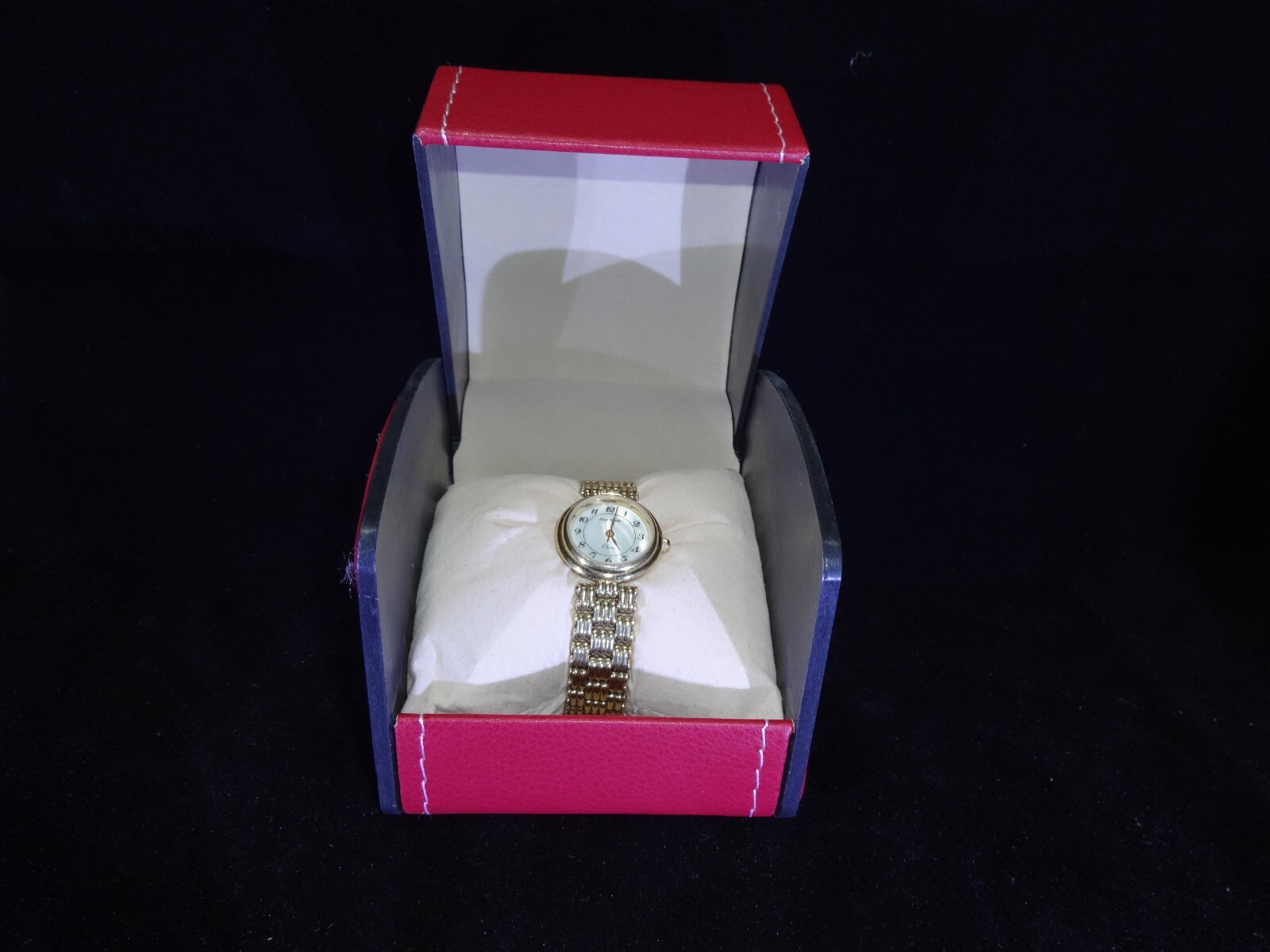 Sergio Valente Ladies’ Classic Luxury Gold Link Band Wristwatch – Gift Boxed!!