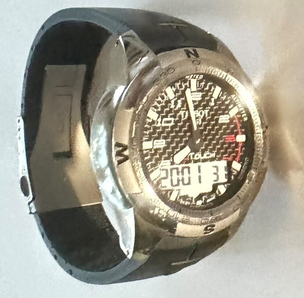 Tissot T-Touch Men’s Black Watch – T047.420.47.207.00 Preowned, good condition