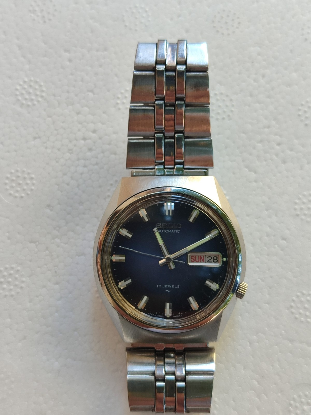 SEIKO AUTOMATIC 7009- 8310- P Excellent Condition 17 Jewels Vintage ’80mm .37