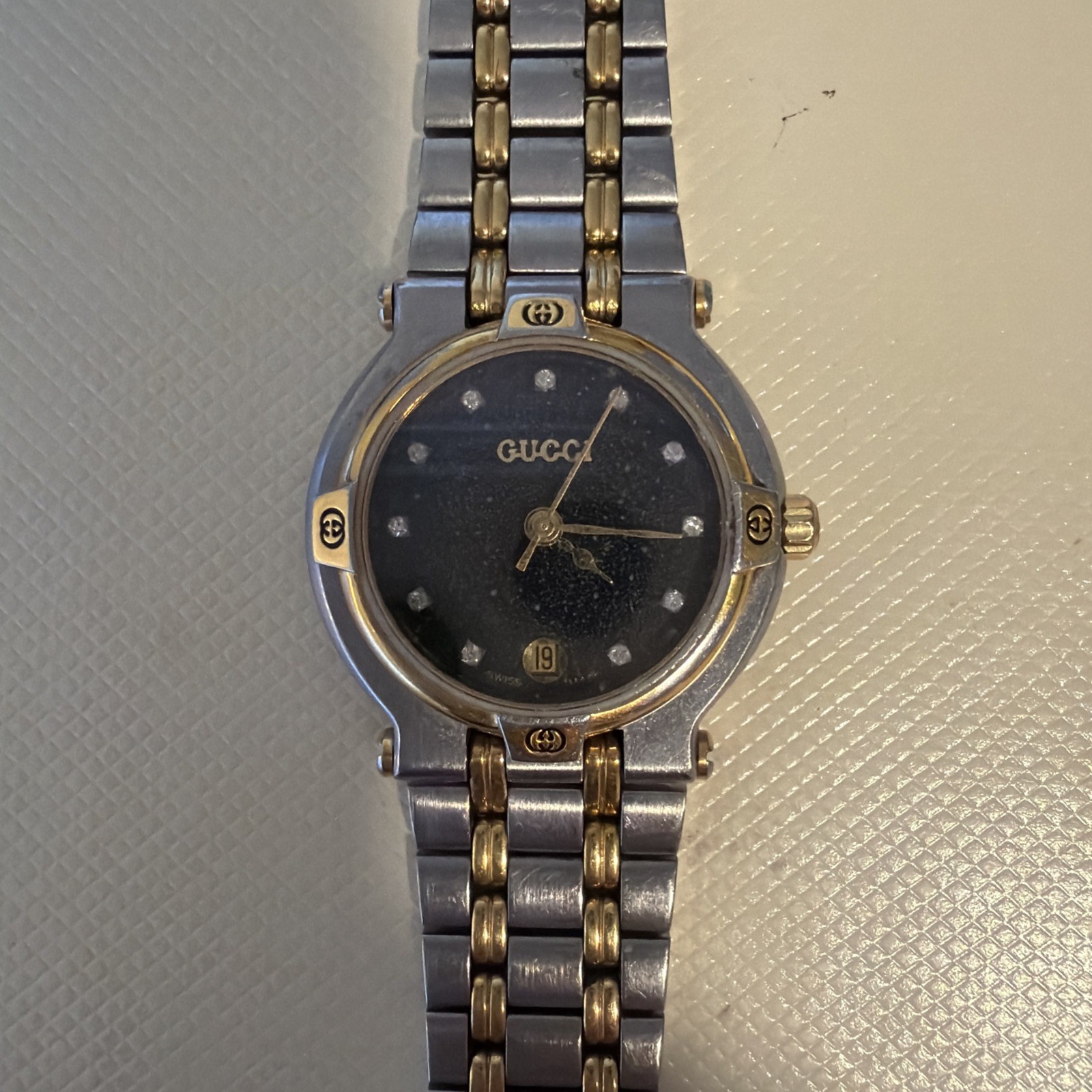 Vintage Gucci 9000 L Watch Black Face GWO