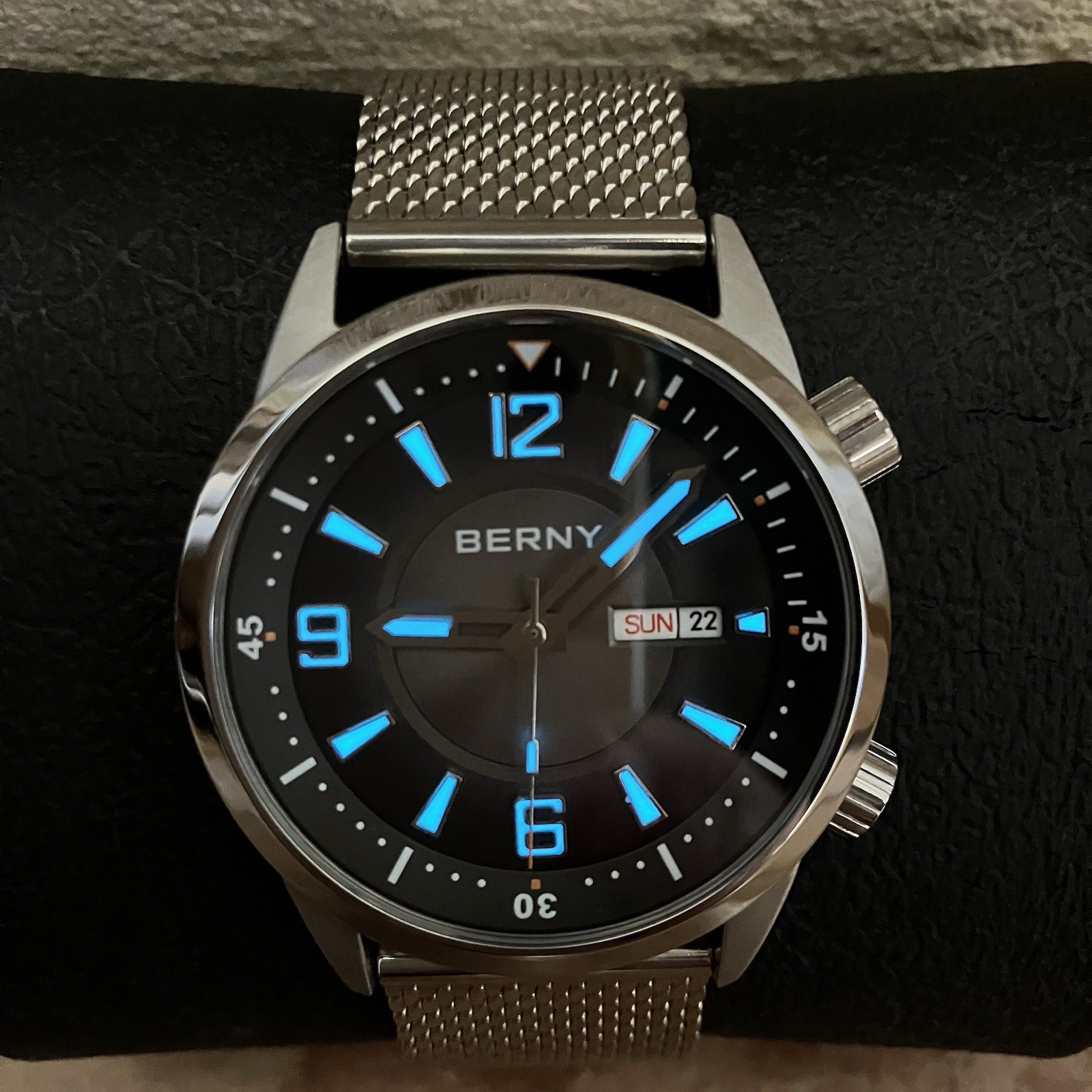 BERNY 41.5mm Automatic Compressor Dive Watch Sunray dial extra mesh strap