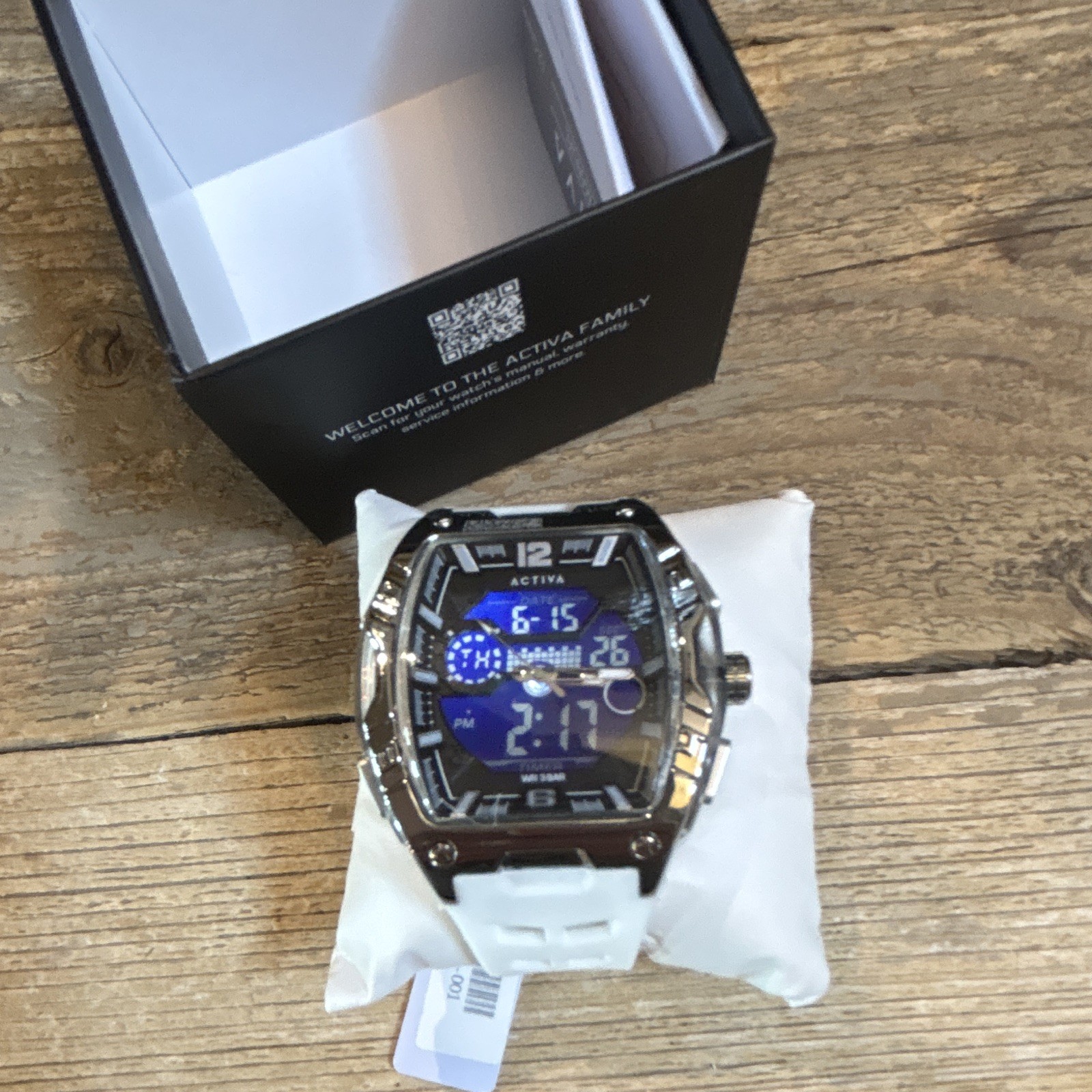 Activa Date Analog-Digital Quartz Date 30m Black Dial White Rubber Strap w/ Box
