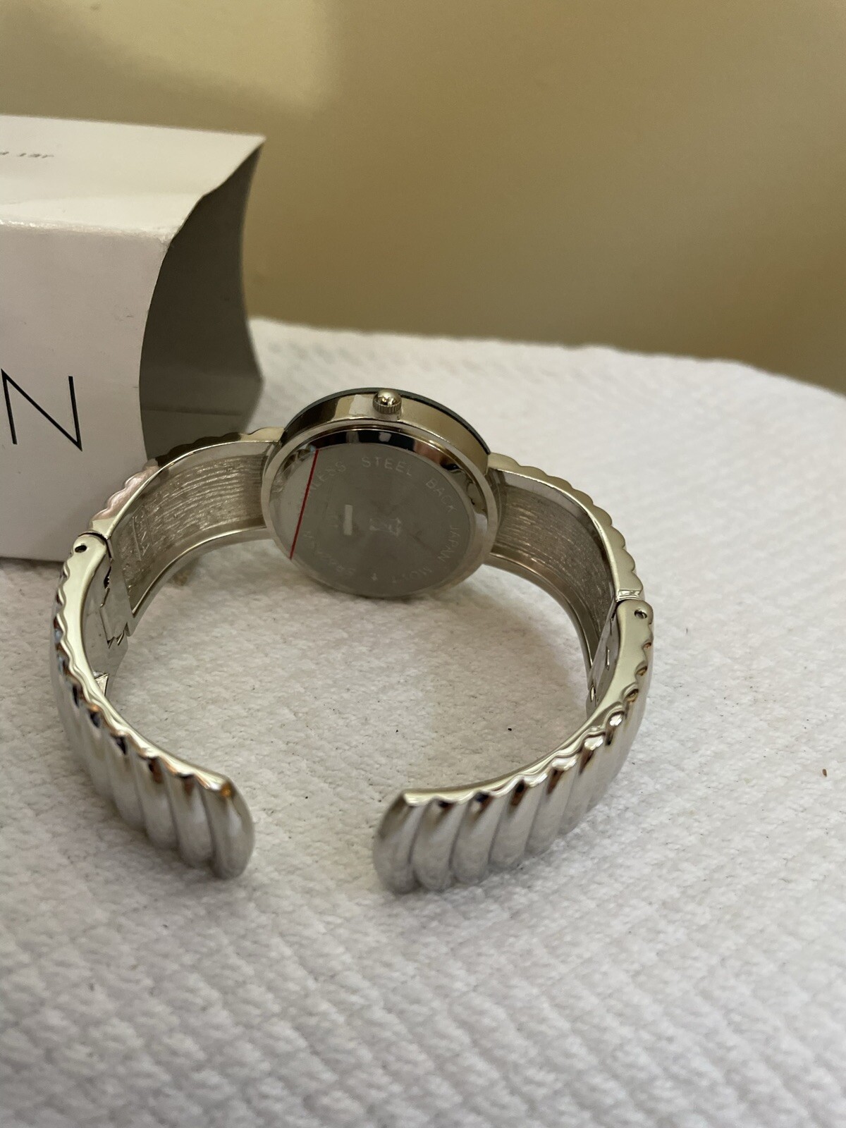 Avon 2011 Jet Plain Watch