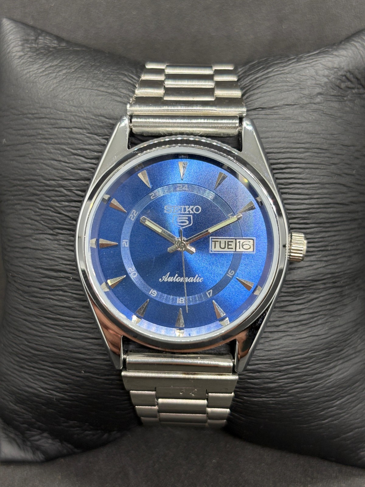 Vintage Seiko 5 Automatic Day/Date Japanese Men’s Wrist Watch