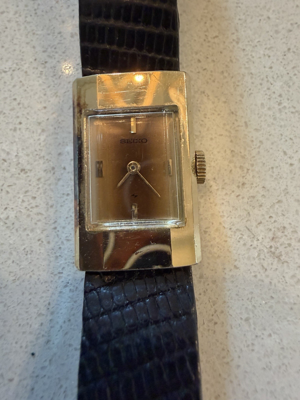 Seiko 11-3849 Vintage 1974 Ladies Tank Dress Watch Gold Tone Lizard Band France