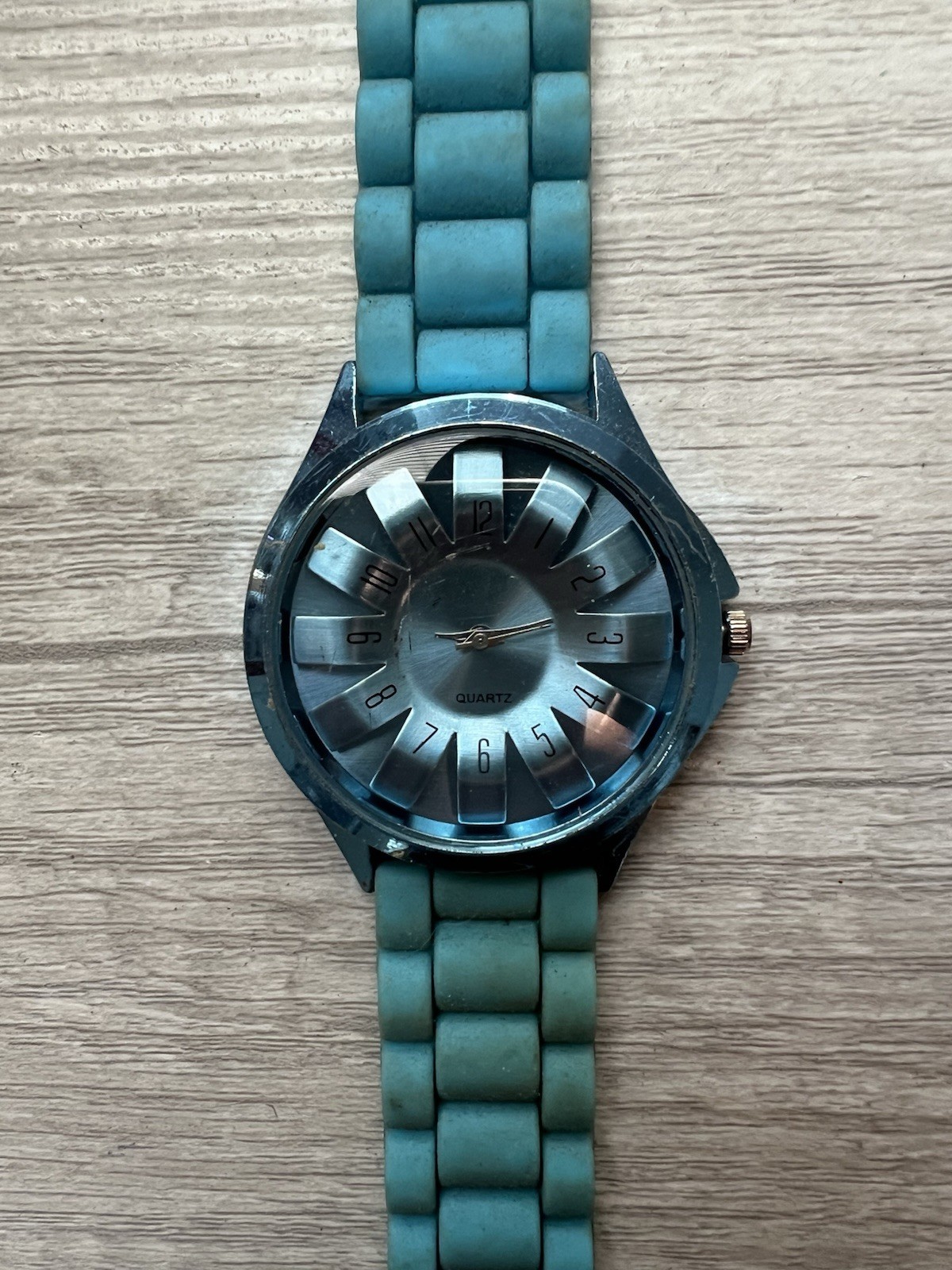 Unique Teal Silicone Quartz Watch – Geometric Sunburst Dial – New Battery!