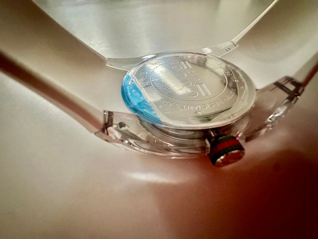 New GUCCI SYNC rubber watch white