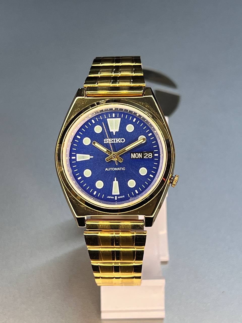 Vintage Refurbished Seiko Automatic Blue Dial Day Date Men Wrist Watch 36MM