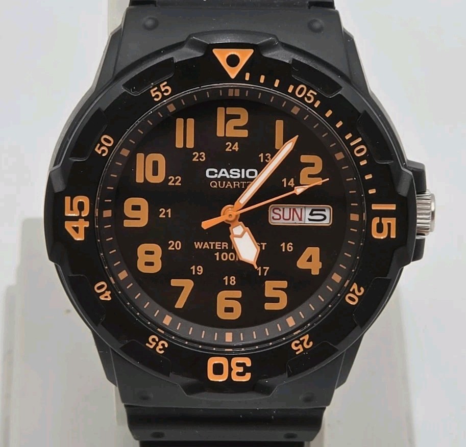 CASIO WATCH MRW-200H 100 METERS WATER RESISTANT, SWIMMING DAY DATE New Battery