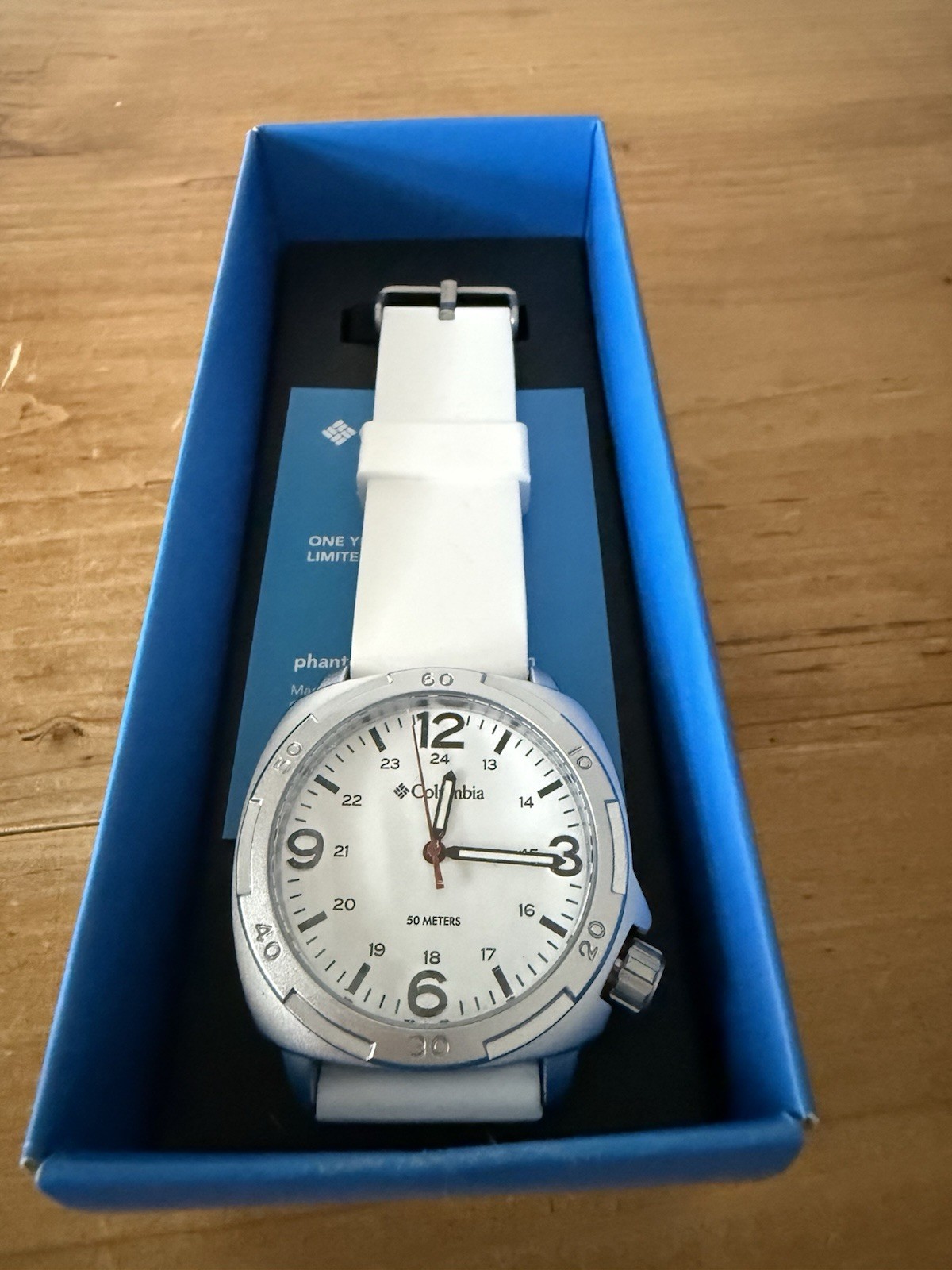 Columbia Quartz Analog Watch White Dial/White Silicone Strap Silver Case 50m