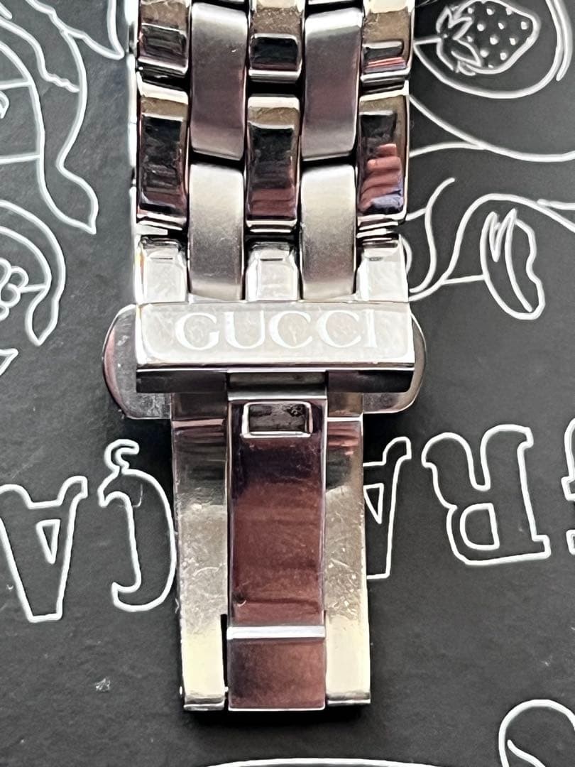 GUCCI 5500L Watch—Silver & Black Excellent Condition