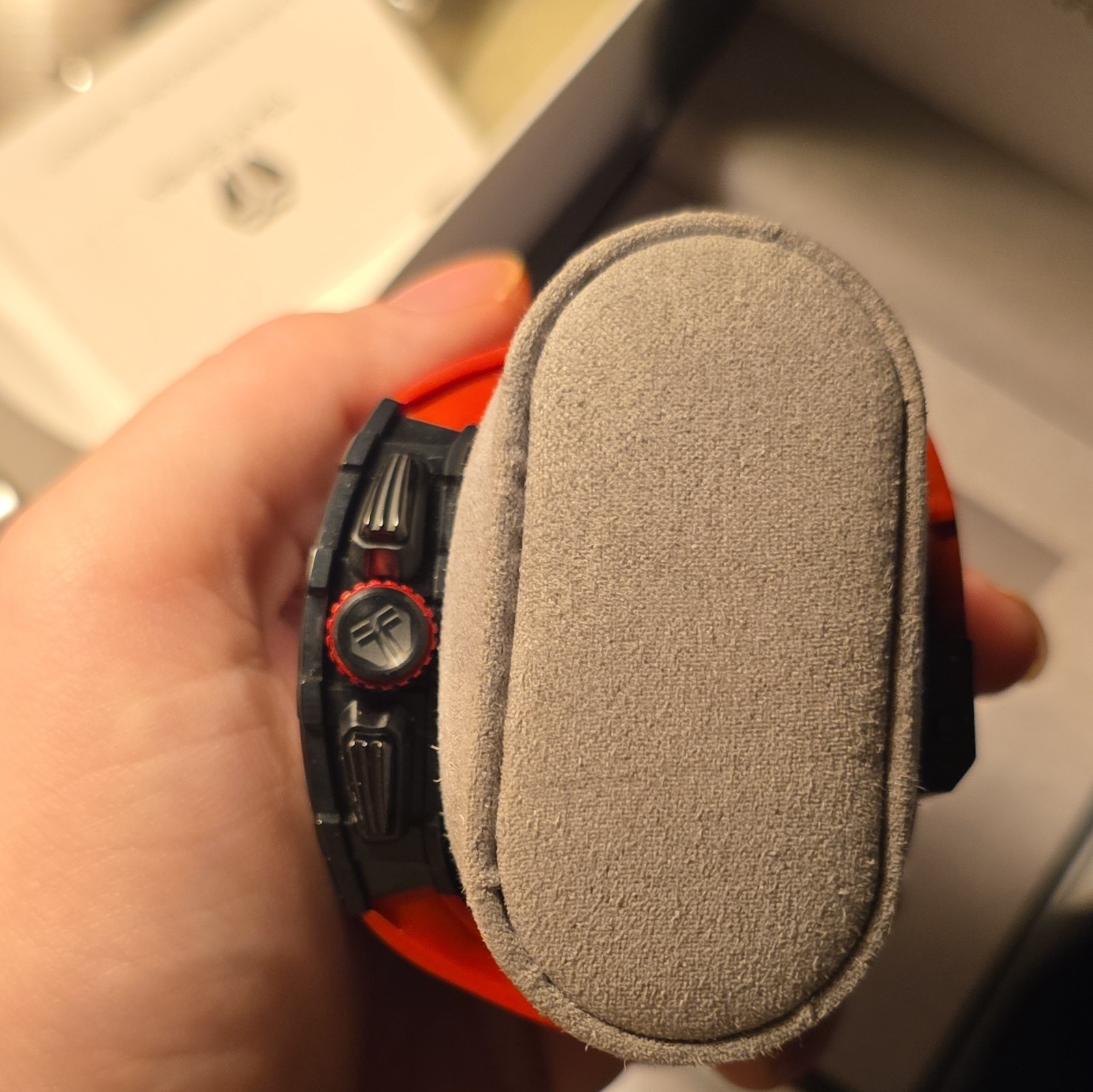 TSAR BOMBA TB8204Q + quick deployment clasp